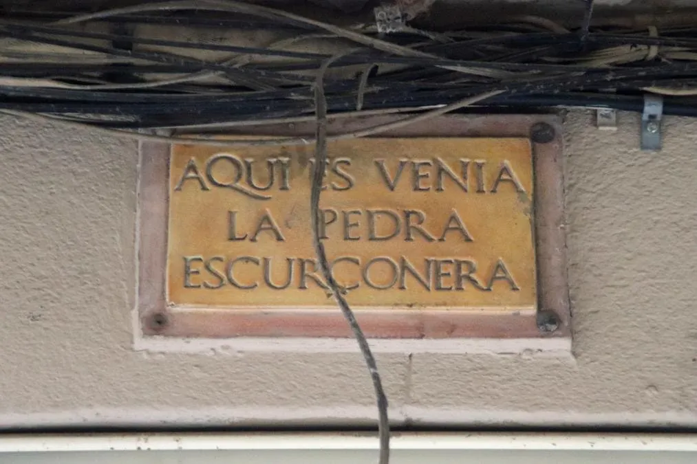 CALLE ESTRUC_BARCELONA_ PIEDRA ESCURSONERA