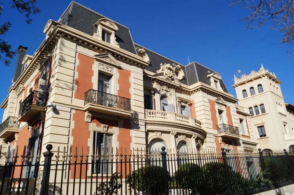 casa-donde-esta-el-bunker-sovietico-en-barcelona