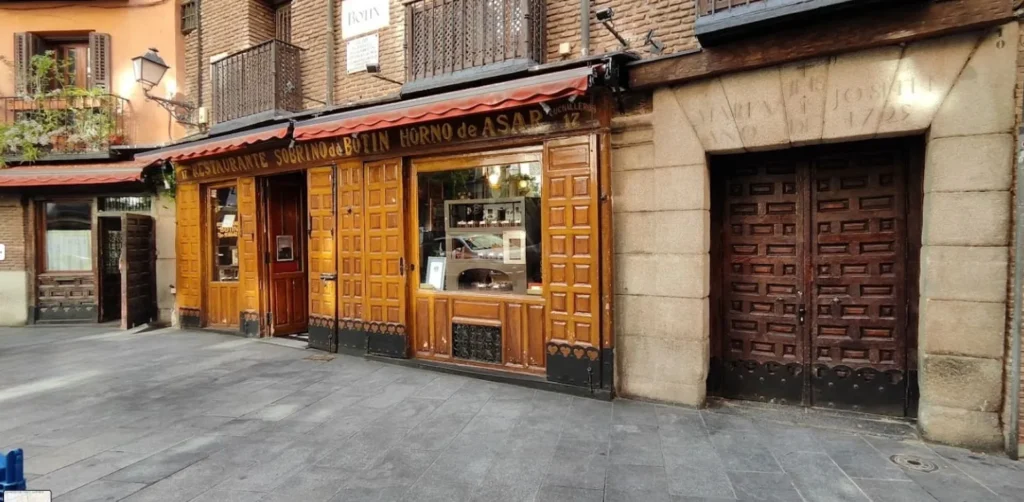fachada exterior del restaurante mas antiguo del mundo