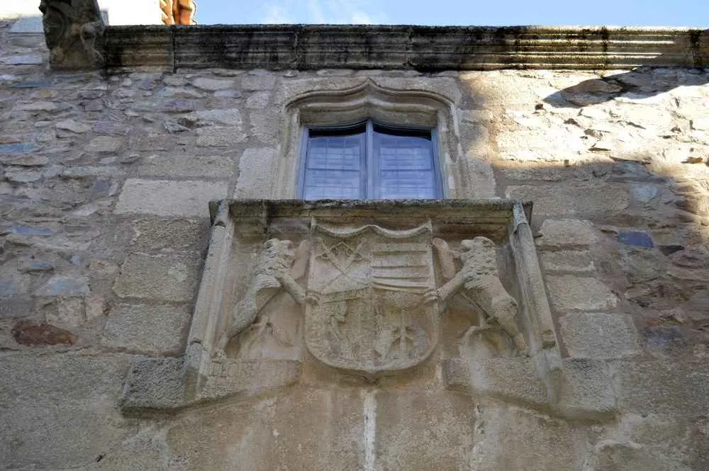 escudo de armas de la casa del mono