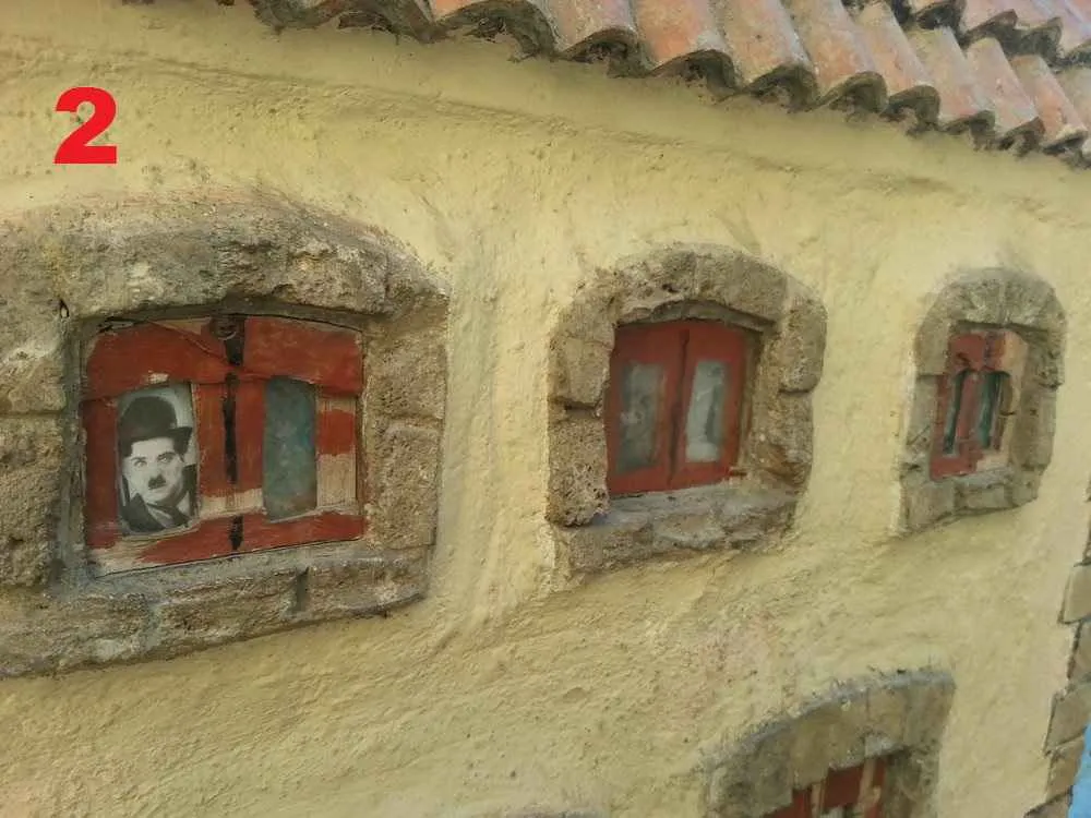 charlie chaplin en la casa de los gatos