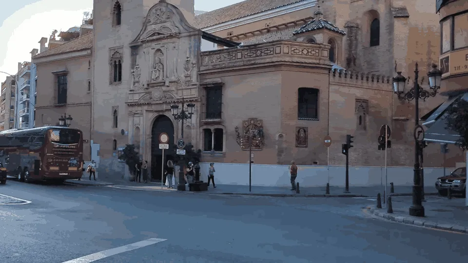 iglesia de san pedro en la plaza burgos sevilla