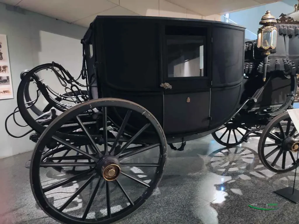 carruaje funerario de acompañamiento: el coche de la viuda