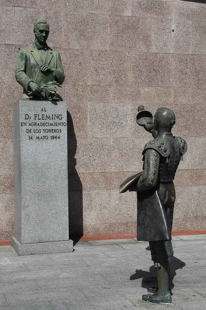 monumento de los toreros a alexander fleming