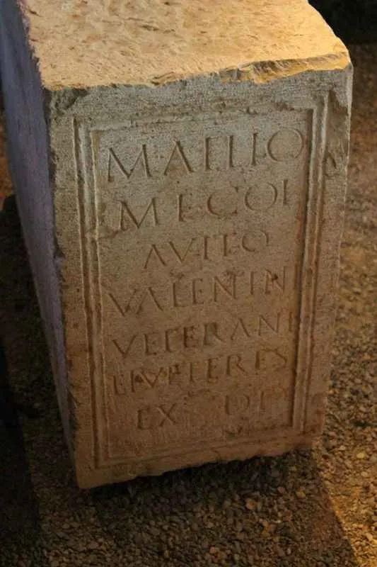 lapida romana en el museo de la almoina