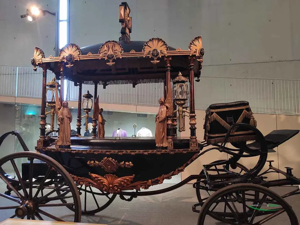 carroza funeraria de estilo vienes en barcelona