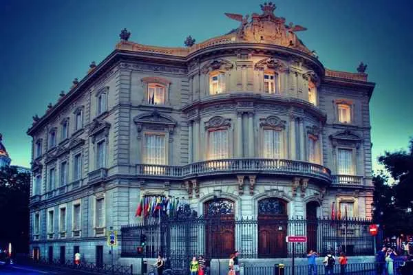 leyenda de los fantasmas en el palacio de linares