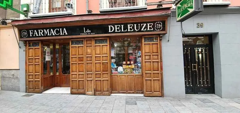 fachada dela antigua farmacia deleuze en madrid