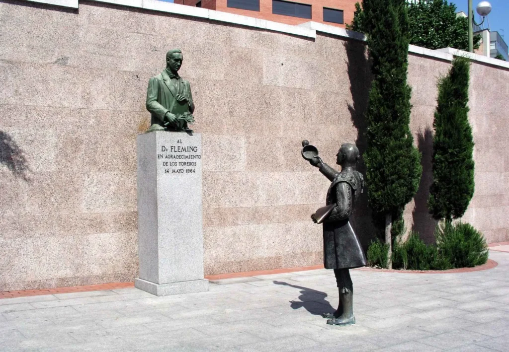 plaza de toro las ventas - sir alexander fleming monumento