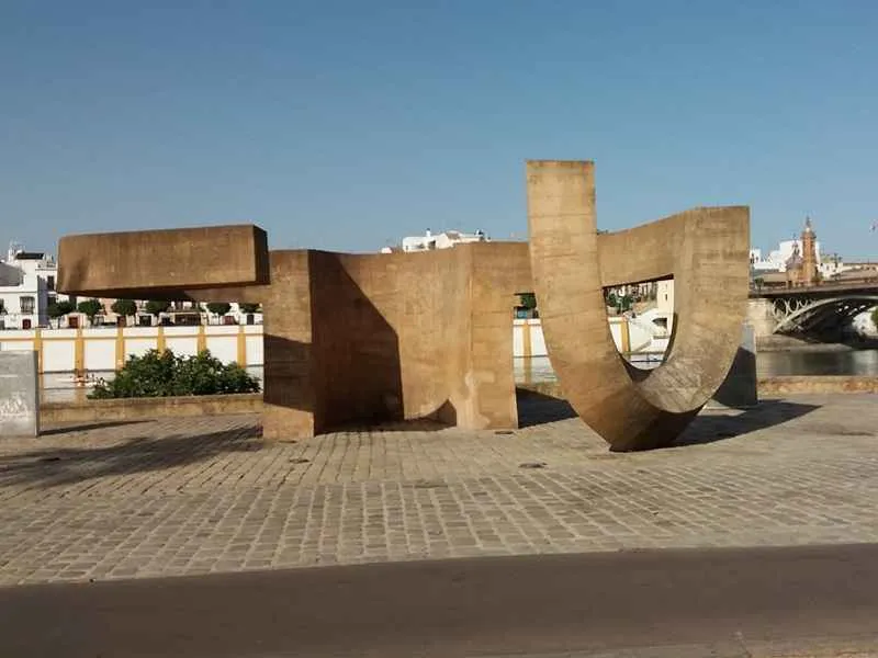 Monumento a la Tolerancia - Obra de Eduardo Chillida