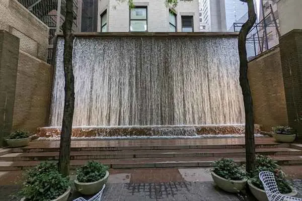 cascada artificial en paley park