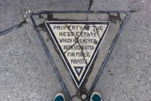 la propiedad mas pequeña de nueva york el triangulo de hess
