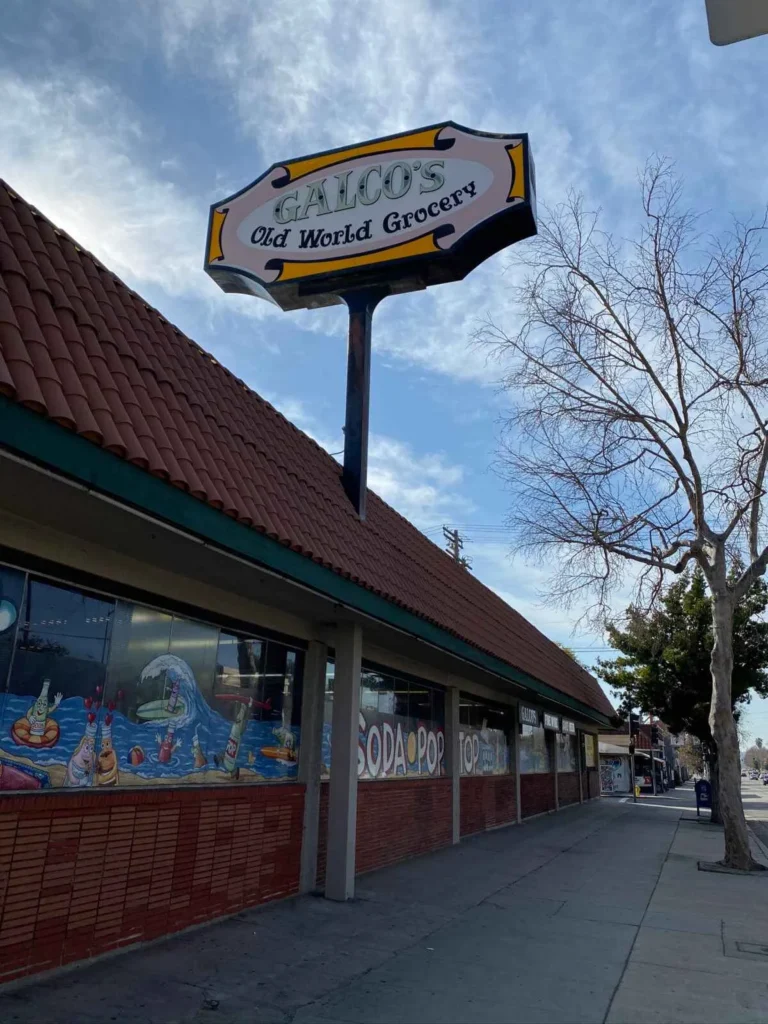 letrero de la tienda de sodas galco