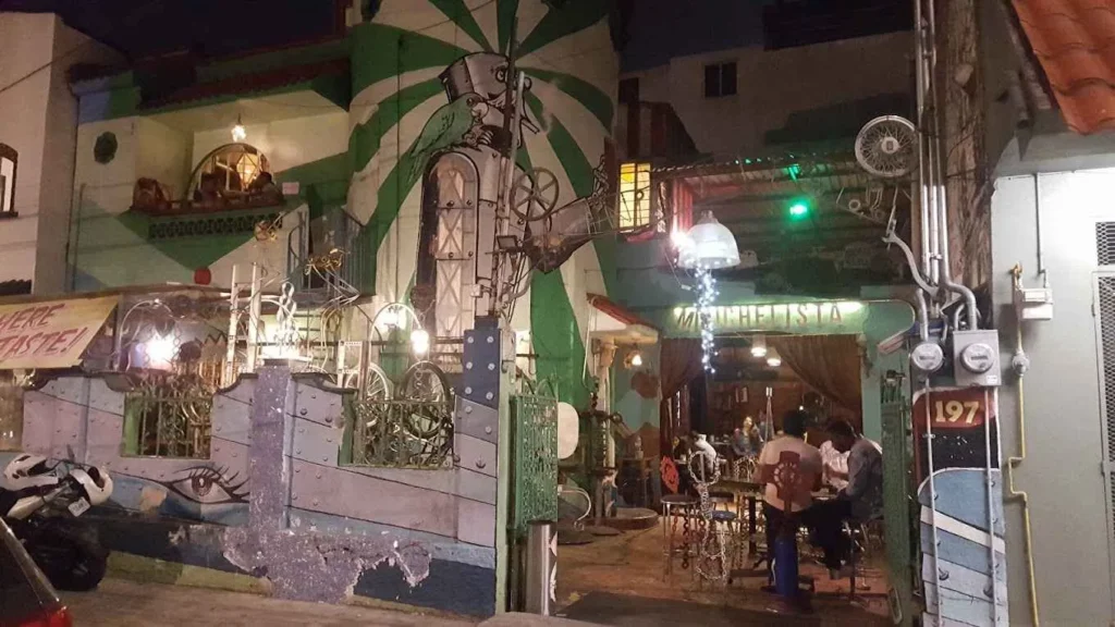restaurante minichelista de noche