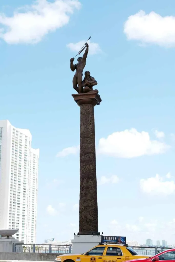 “El Pilar de la Historia y la Familia Tequesta”