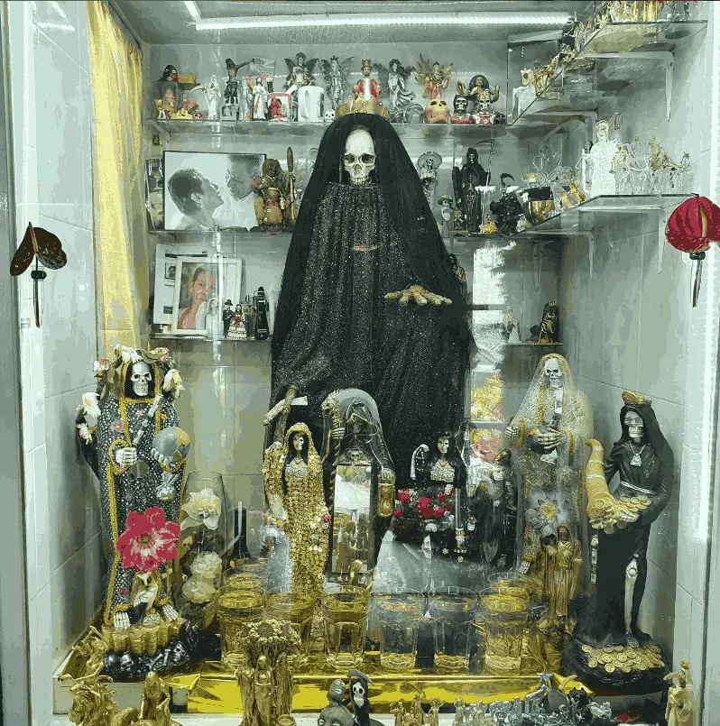 altar de la santa muerte tepito