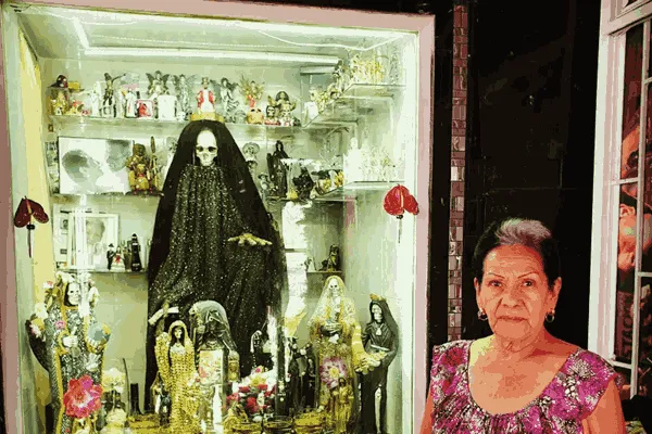 doña queta y su altar de la santa muerte en tepito