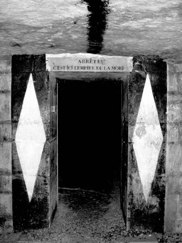 imperio de la muerte catacumba de paris