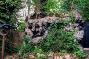 roca de la bruja Montmartre paris
