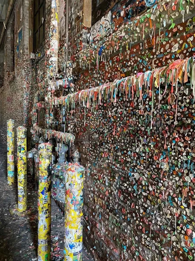 Ladrillos cubiertos de chicles en Seattle