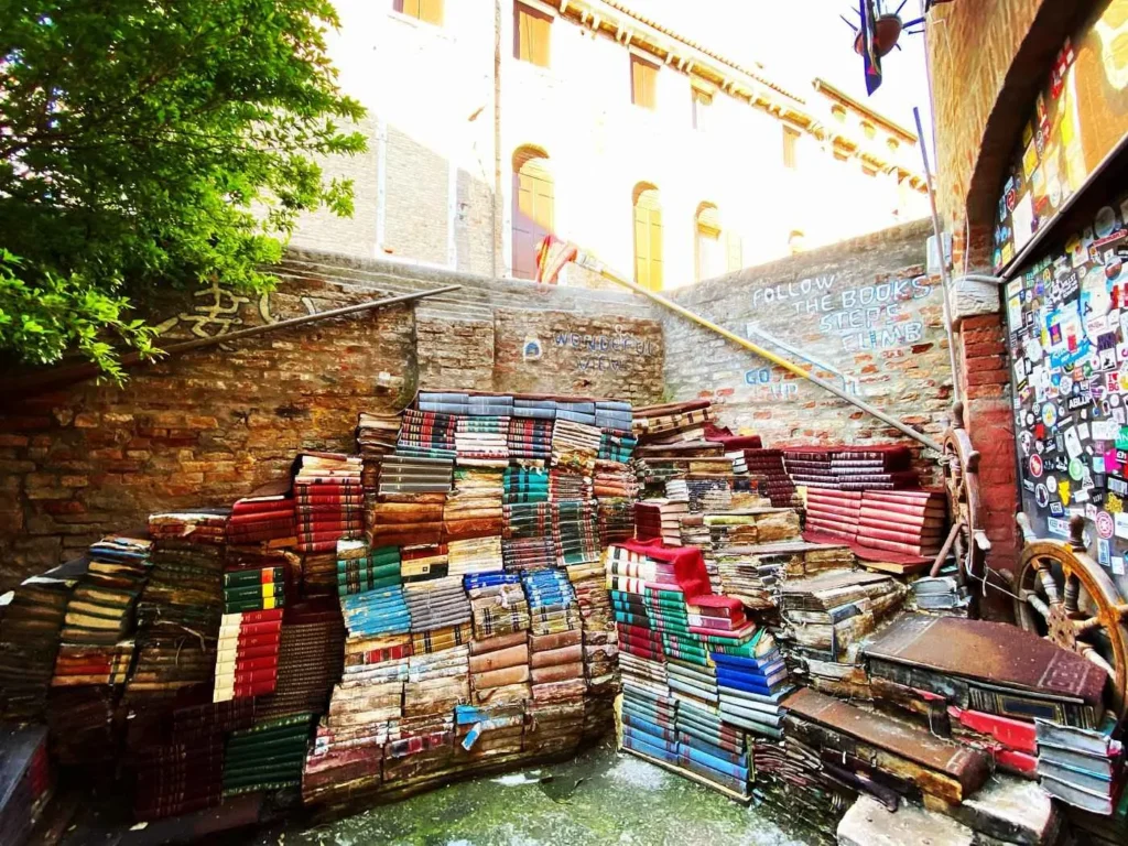 Librería Acqua Alta, un rincón único en Venecia