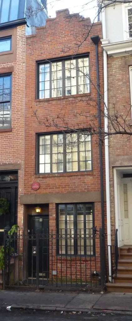 La casa adosada más estrecha de Nueva York en Greenwich Village