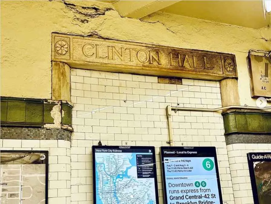 Un pasaje perdido a Clinton Hall, cerrado desde 1940