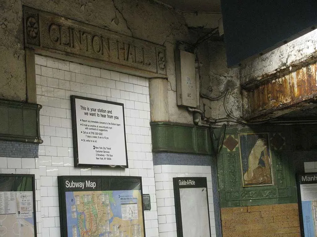 Esta puerta conectaba la estación Astor Place con Clinton Hall