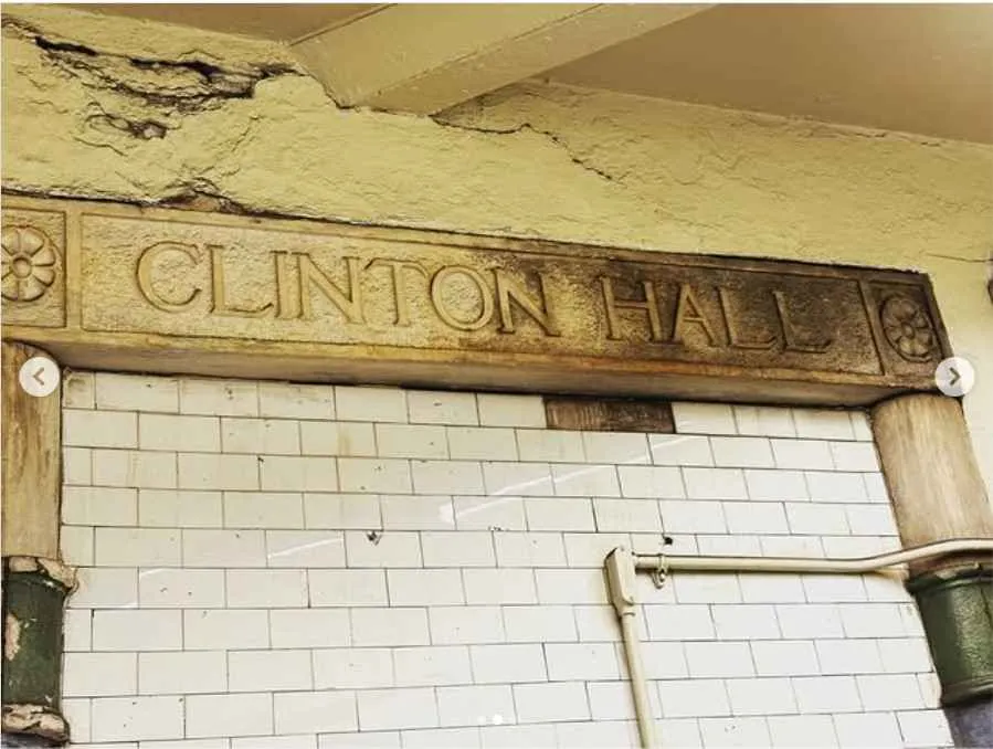 Alguna vez un acceso directo a Clinton Hall, ahora olvidado