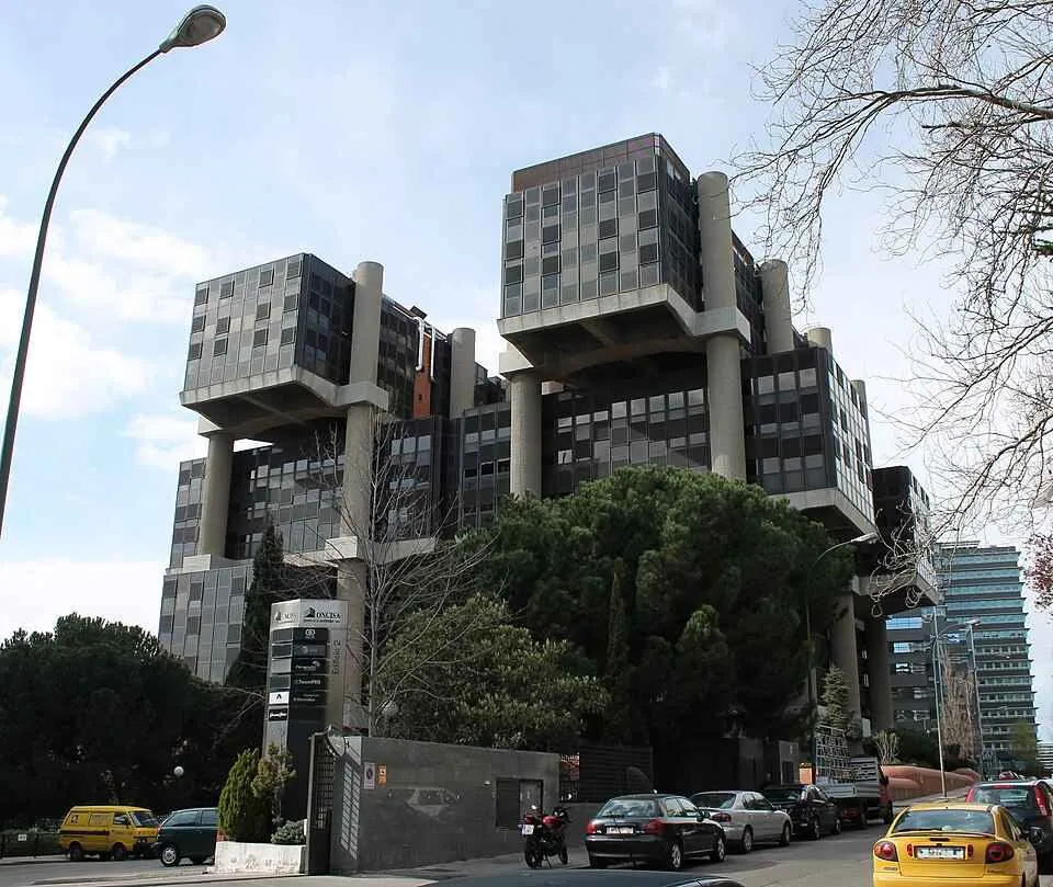 Arquitectura brutalista metabolista en la capital española