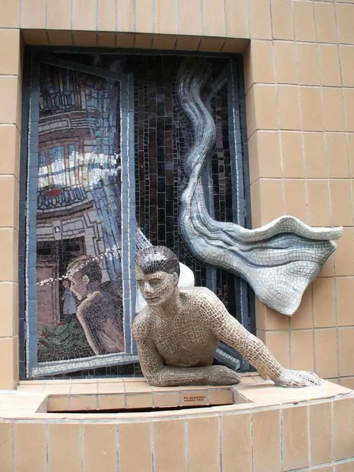 Arte urbano oculto en rue Eugène Carrère