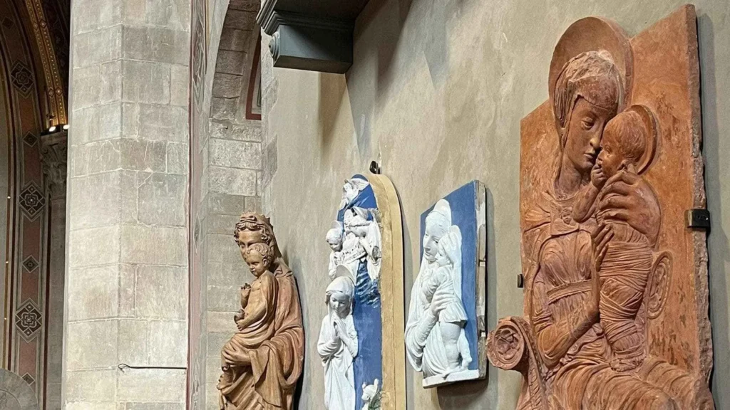 la madonna di via pietrapiana original de donatello ubicada en el museo Bargello