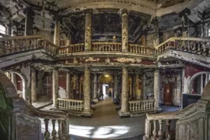 iglesia luterana que sobrevivio a un incendio hoy es una atraccion turistica en san petersburgo