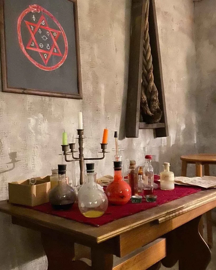 sotano de la farmacia dr pel donde practicaba alquimia