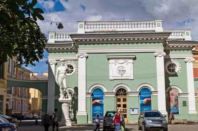el david de miguel angel en san petersburgo