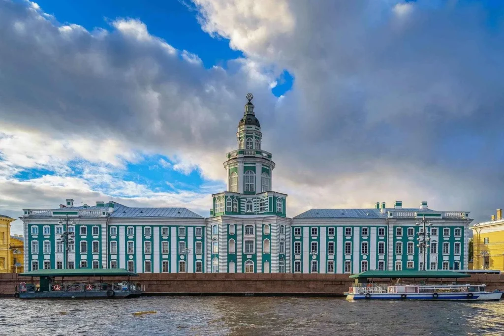 Edificio del museo kunstkamera san petersburgo