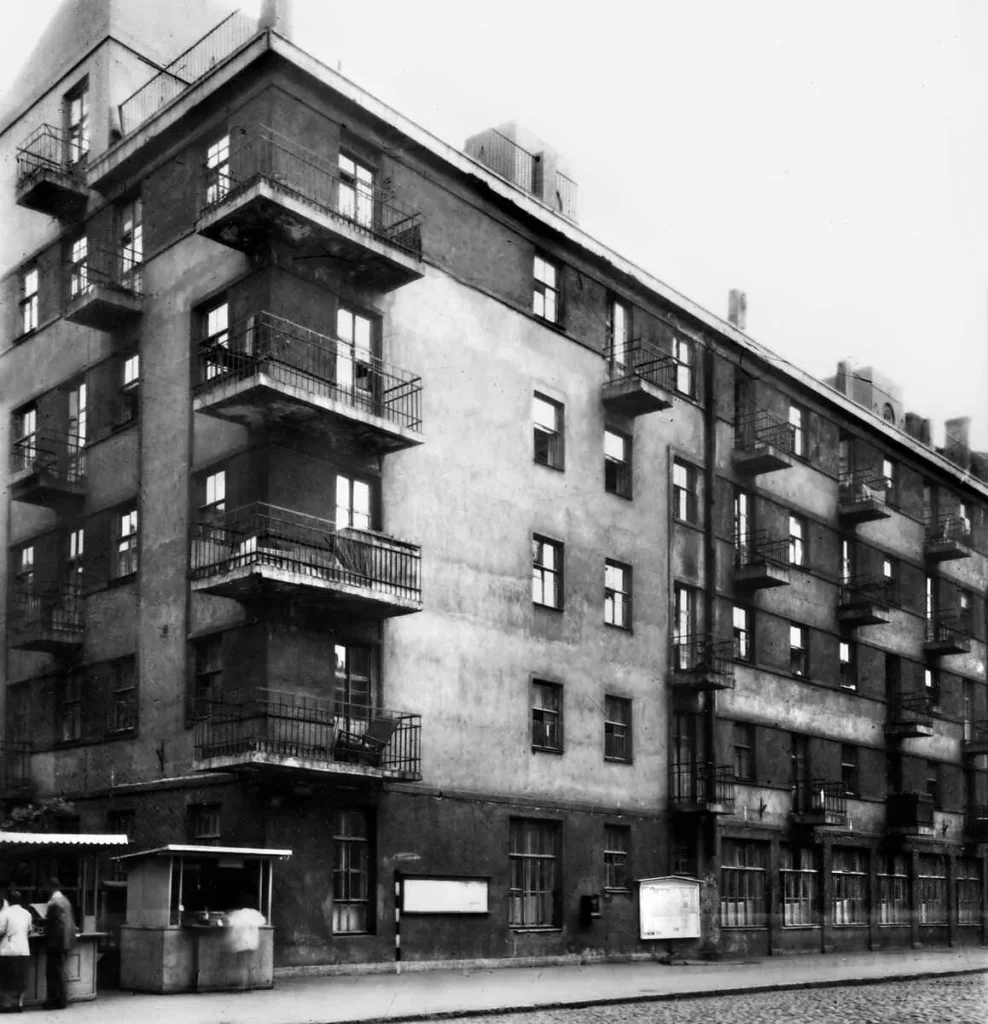 foto antigua de la casa la lagrima del socialismo