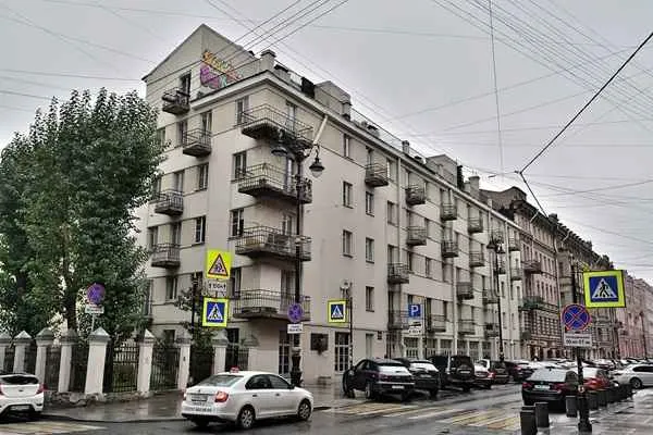 edificio apodado lagrima del socialismo en san petersburgo