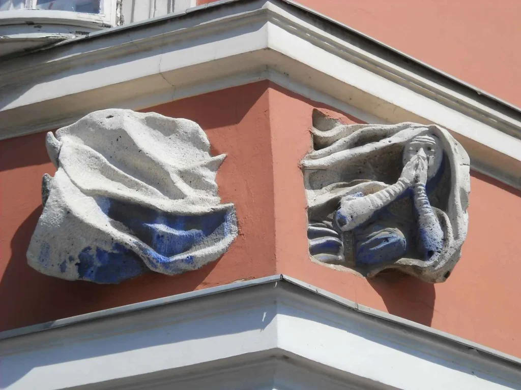 escultura de Miklos Melocco en budapest
