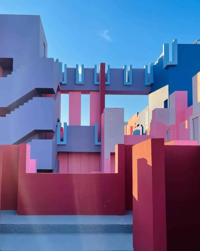 interiores de la muralla roja