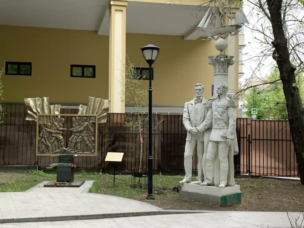 lincoln y alejandro II en una plaza de moscu