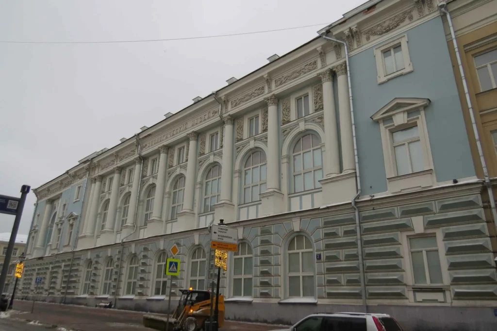 lateral del museo zoologico de moscu