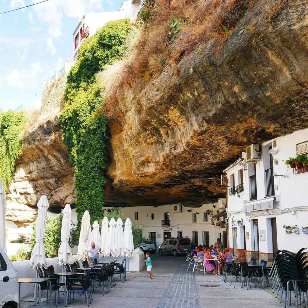 Calle Cuevas del Sol en Setenil de las bodegas