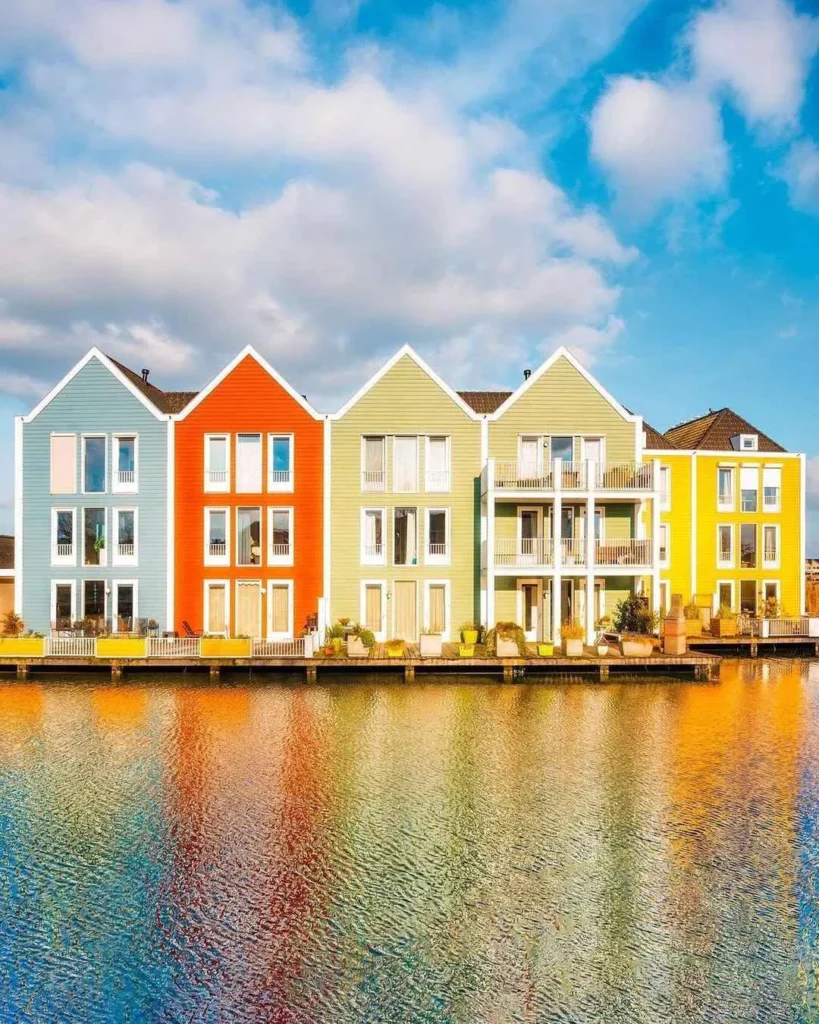 colorful houses in houten holanda