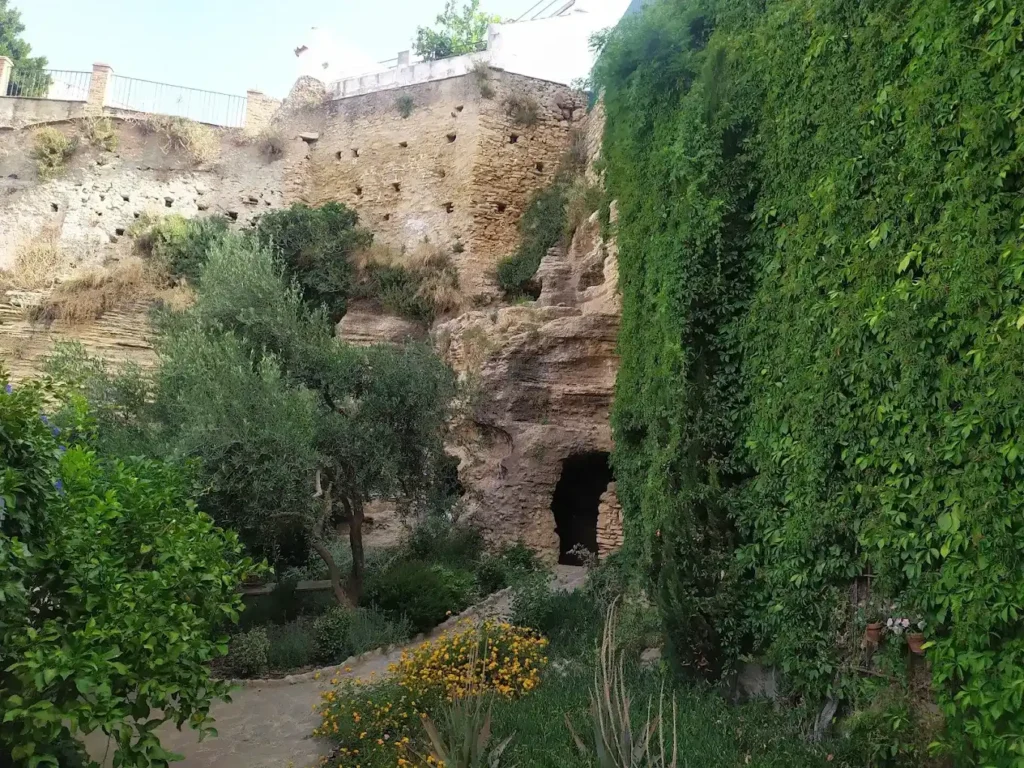 patio de la ermita de la oscuridad