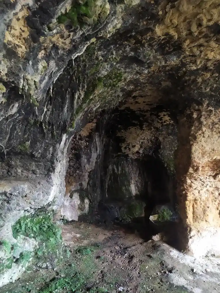 cuevas de la ermita de la oscuridad