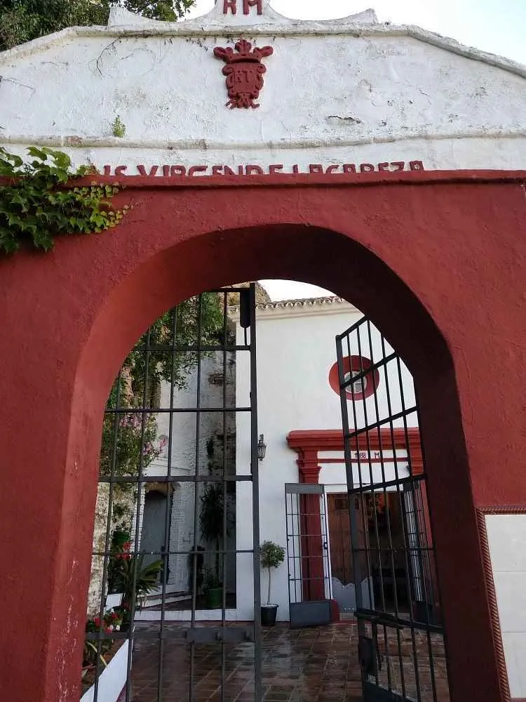 entrada a la ermita