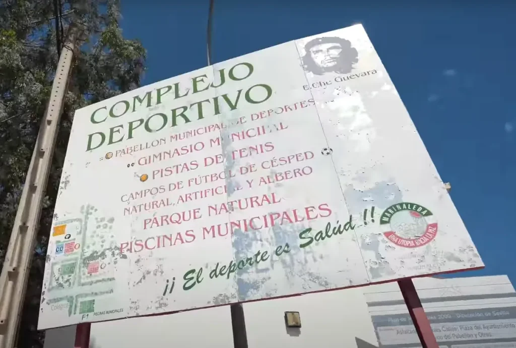 letrero con imagen del che guevara en marinadela