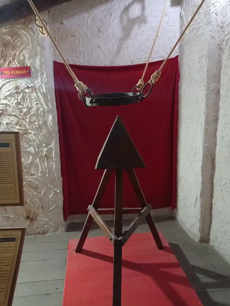 instrumento de tortura en el museo de guadalest