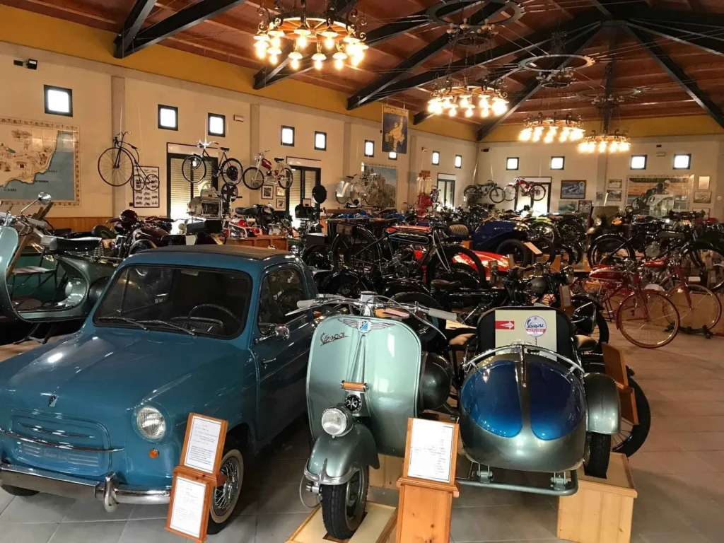 museo de vehiculos historicos y motocicletas antiguas de guadalest